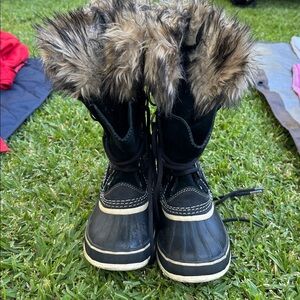 Sorel Black Fur-Lined Boots